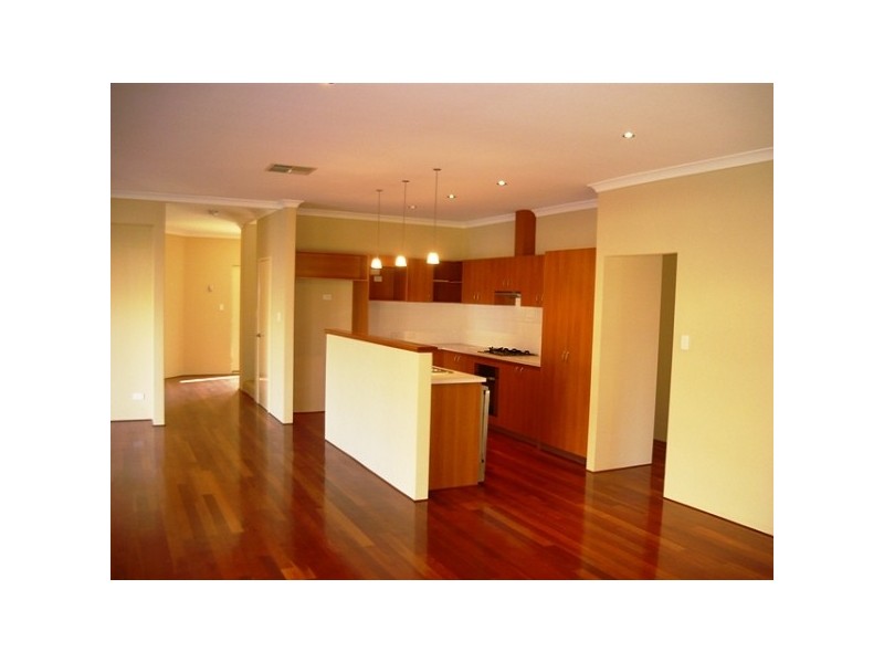 42 Boardwalk Blvd, Halls Head WA 6210