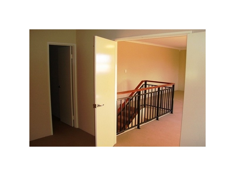 42 Boardwalk Blvd, Halls Head WA 6210