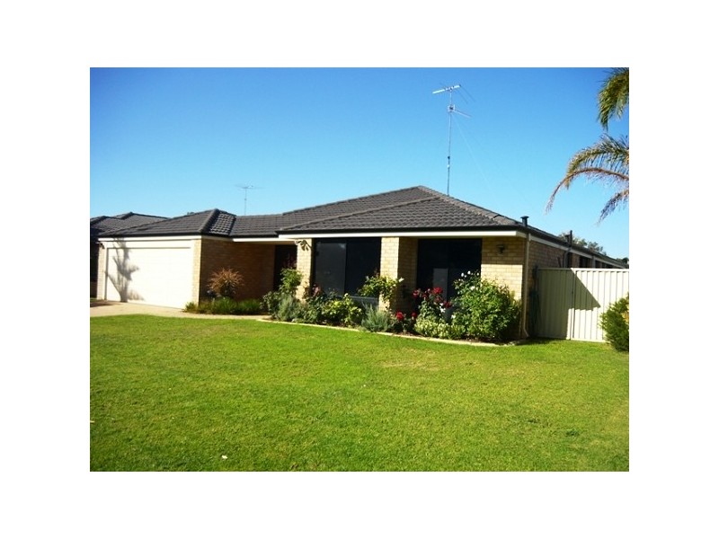 107 Oakmont Avenue, Meadow Springs WA 6210