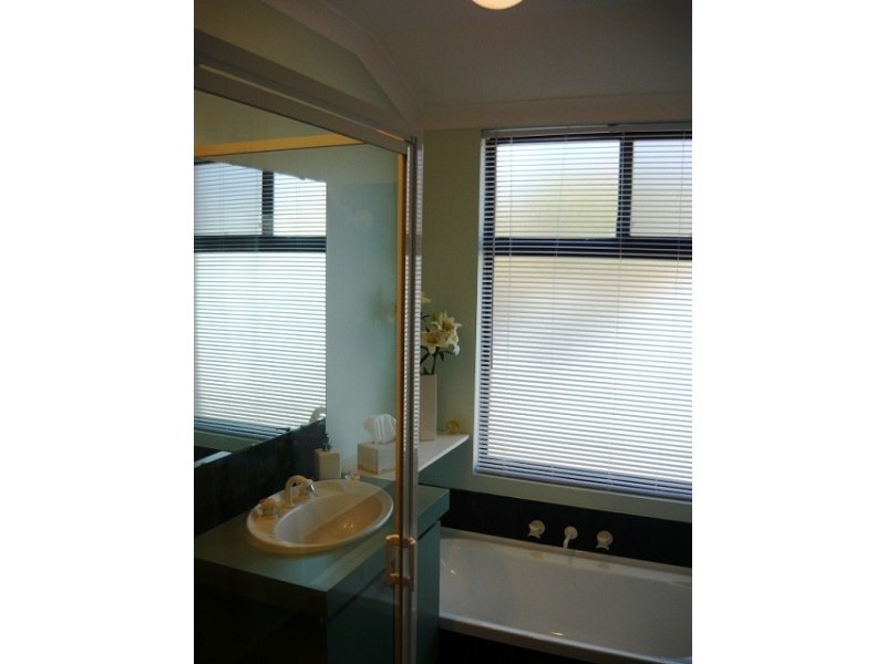 107 Oakmont Avenue, Meadow Springs WA 6210