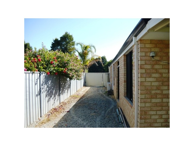 107 Oakmont Avenue, Meadow Springs WA 6210