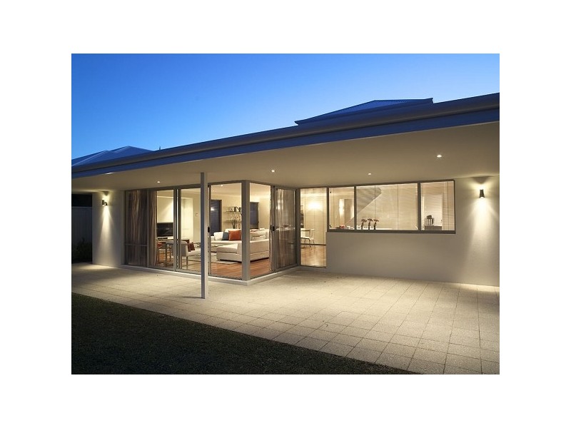 28 Jasper Way, Lakelands WA 6210