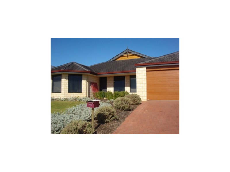 11 Mawson Grange LAKELANDS, Mandurah WA 6210