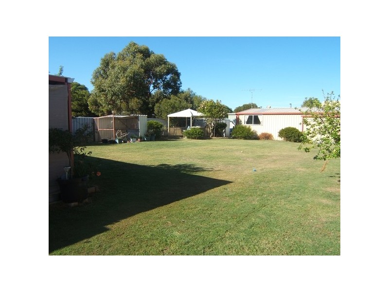 8 Boolardy Road, Golden Bay WA 6174
