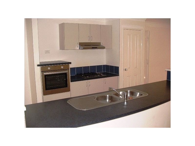 10 Arlette Pass, Lakelands WA 6210