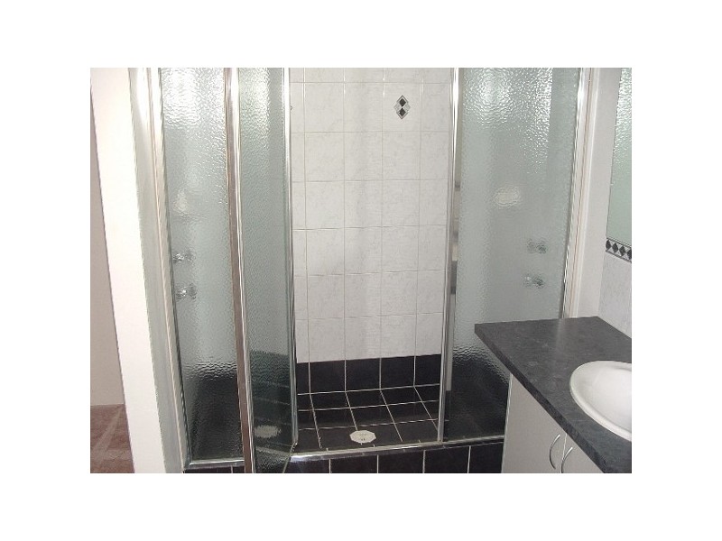 10 Arlette Pass, Lakelands WA 6210