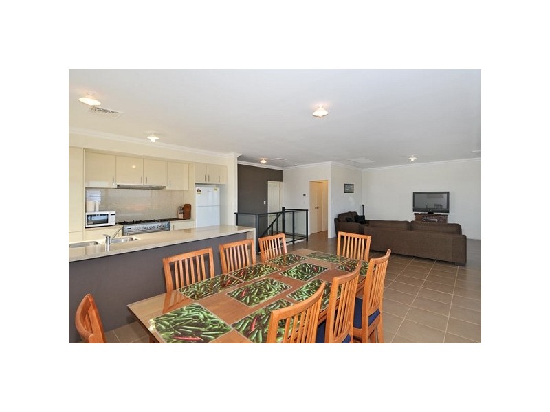 28 Endeavour Circle, Wannanup WA 6210