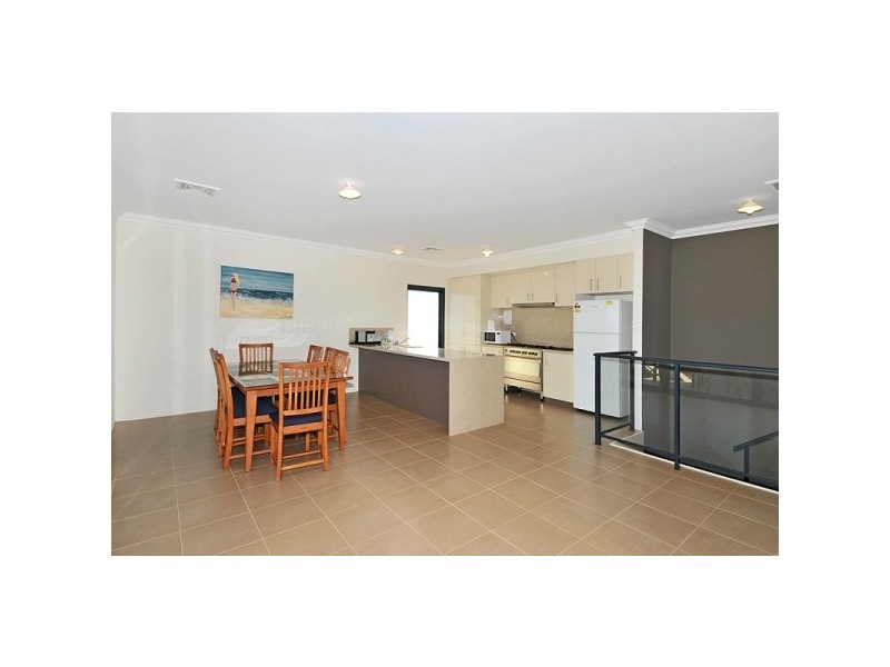 28 Endeavour Circle, Wannanup WA 6210