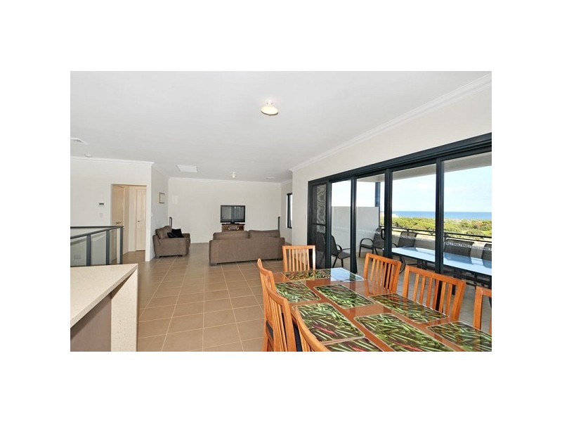 28 Endeavour Circle, Wannanup WA 6210