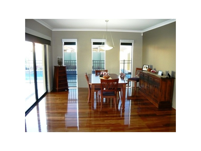 8 Lady Stirling Parade, Madora Bay WA 6210