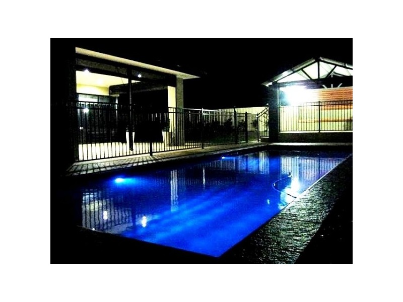 8 Lady Stirling Parade, Madora Bay WA 6210