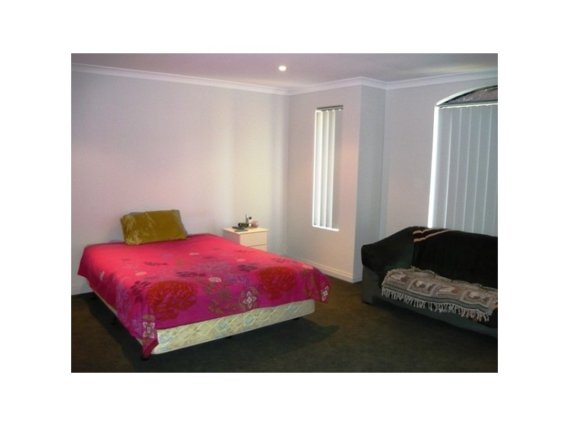 9 Teague Way, Lakelands WA 6210