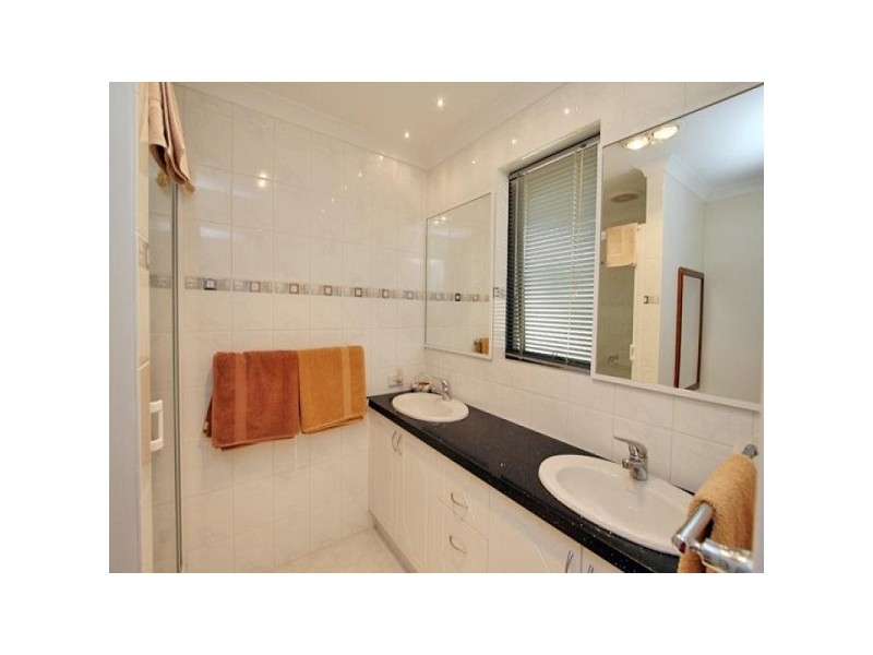 12 Shelduck Way, Dudley Park WA 6210