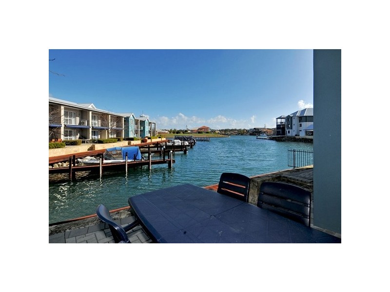 Unit 2, 20 Apollo Quays, Halls Head WA 6210