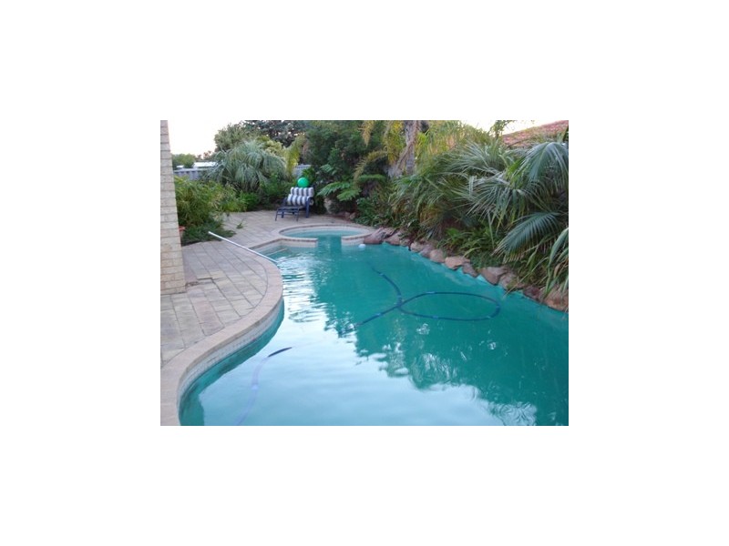 12 Leveque Loop SAN REMO, Mandurah WA 6210