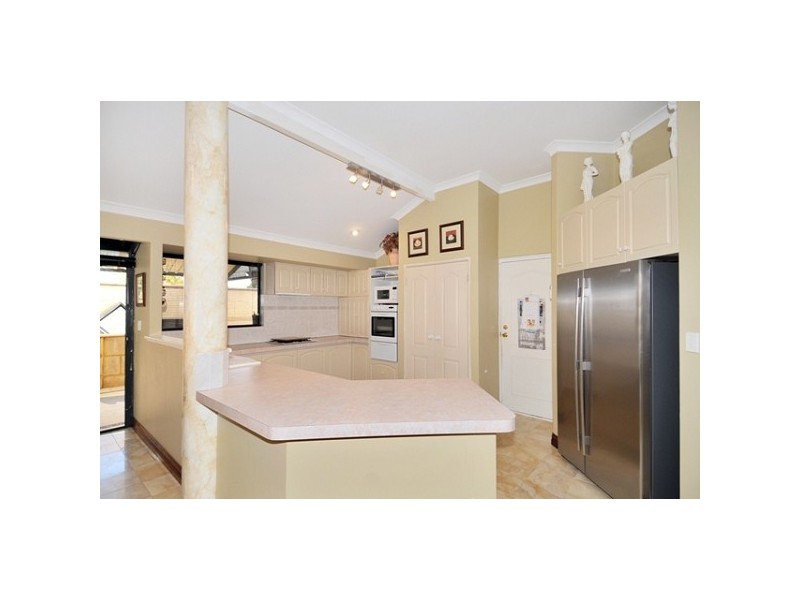 2 Cockatoo Close, Singleton WA 6175