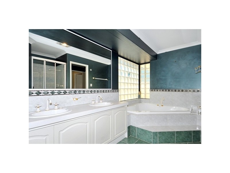 2 Cockatoo Close, Singleton WA 6175