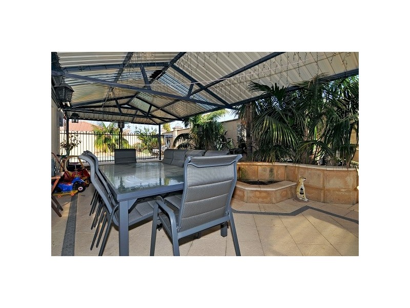 2 Cockatoo Close, Singleton WA 6175