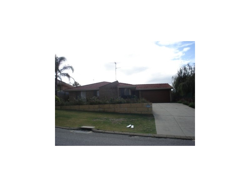 4 Newstead Close HALLS HEAD, Mandurah WA 6210