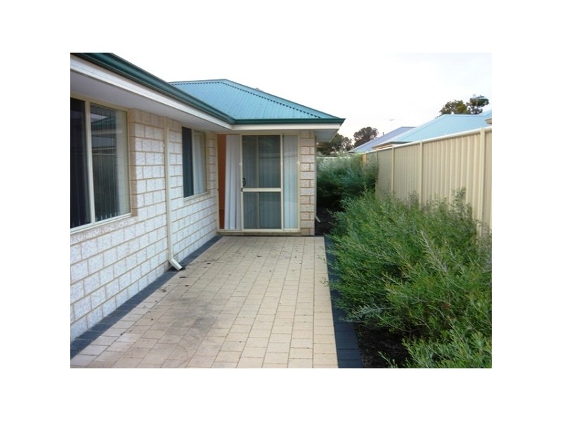 16 Golden Grove, Coodanup WA 6210