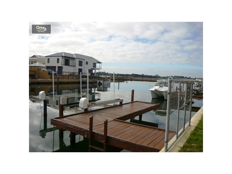 25 Fistina Ramble, Halls Head WA 6210