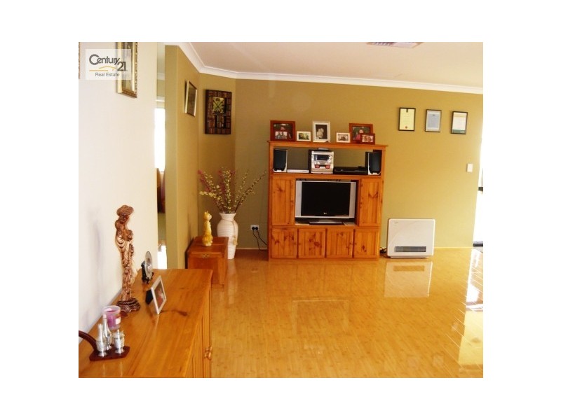 32 Pineknoll Gardens, Meadow Springs WA 6210