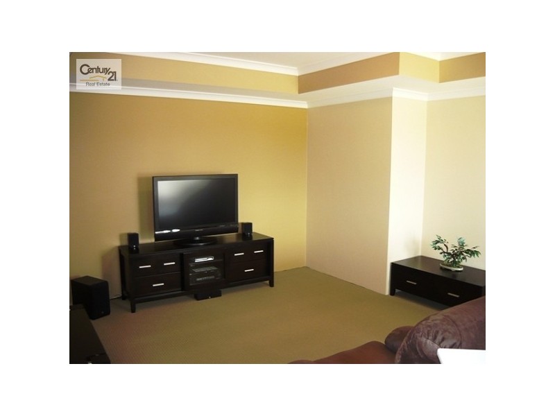 32 Pineknoll Gardens, Meadow Springs WA 6210