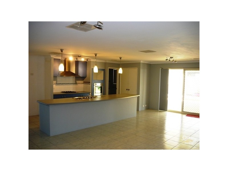 2 Teague Way, Lakelands WA 6210