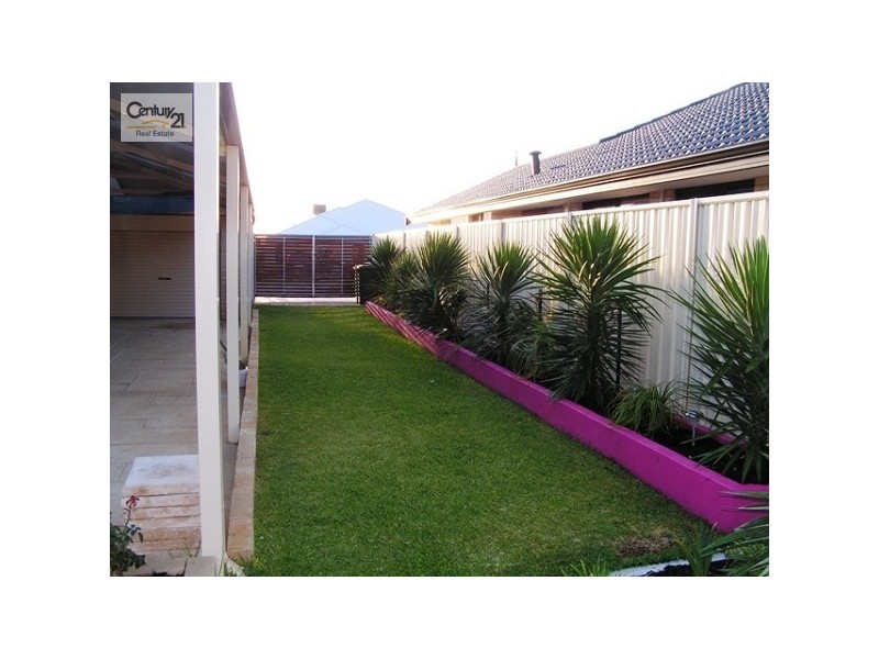 2 Teague Way, Lakelands WA 6210