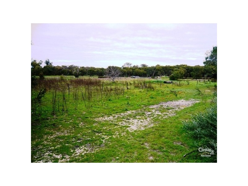 192 Newnham Road, Lake Clifton WA 6215