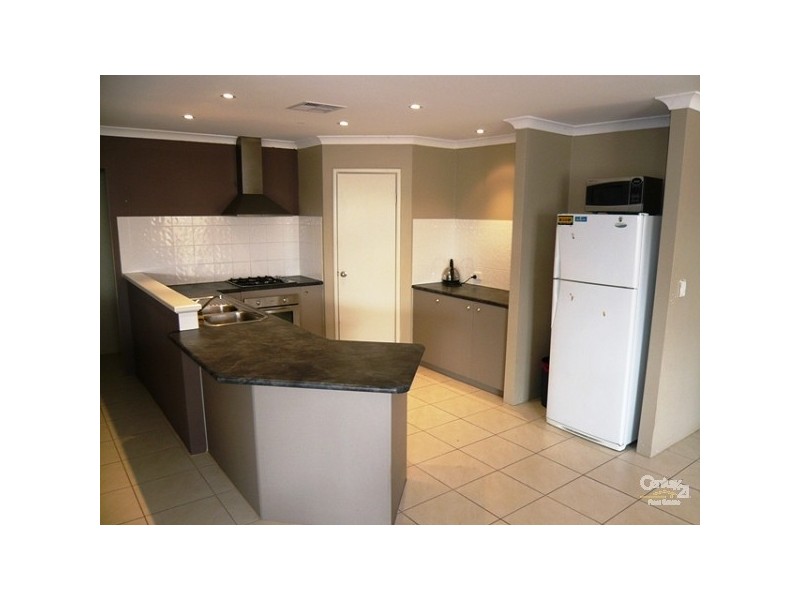 11 Winslow Crescent, Lakelands WA 6210