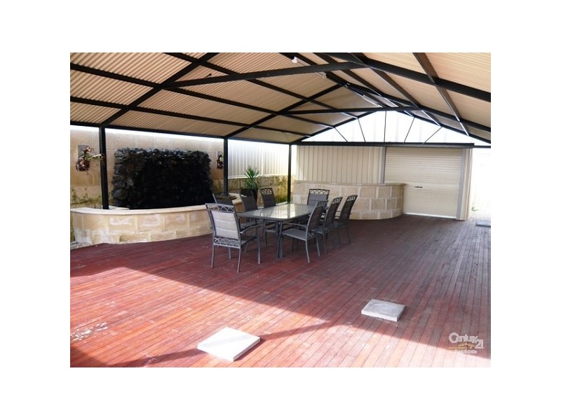 11 Winslow Crescent, Lakelands WA 6210