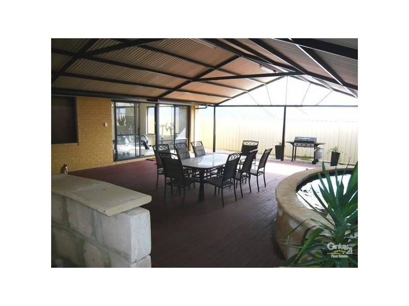 11 Winslow Crescent, Lakelands WA 6210