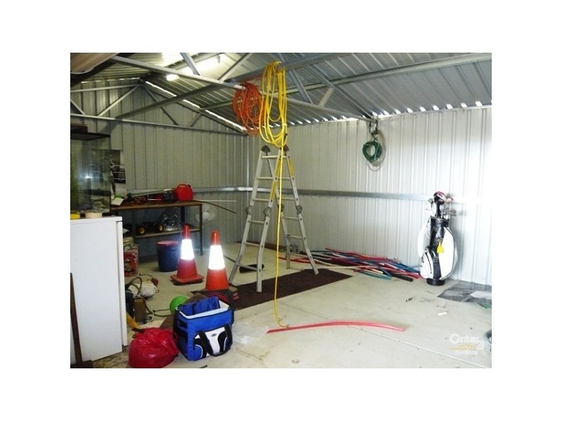 11 Winslow Crescent, Lakelands WA 6210