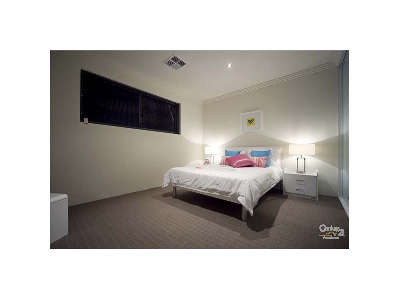 5 Acerosa Boulevard, Halls Head WA 6210