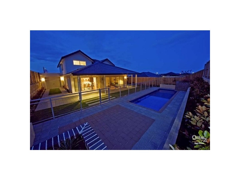 5 Acerosa Boulevard, Halls Head WA 6210
