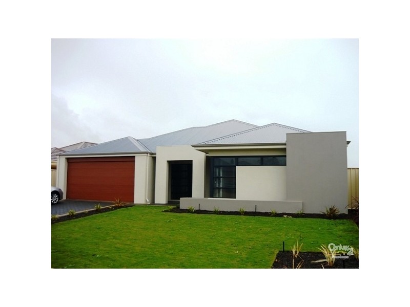 8 Tandure Heights, Lakelands WA 6210