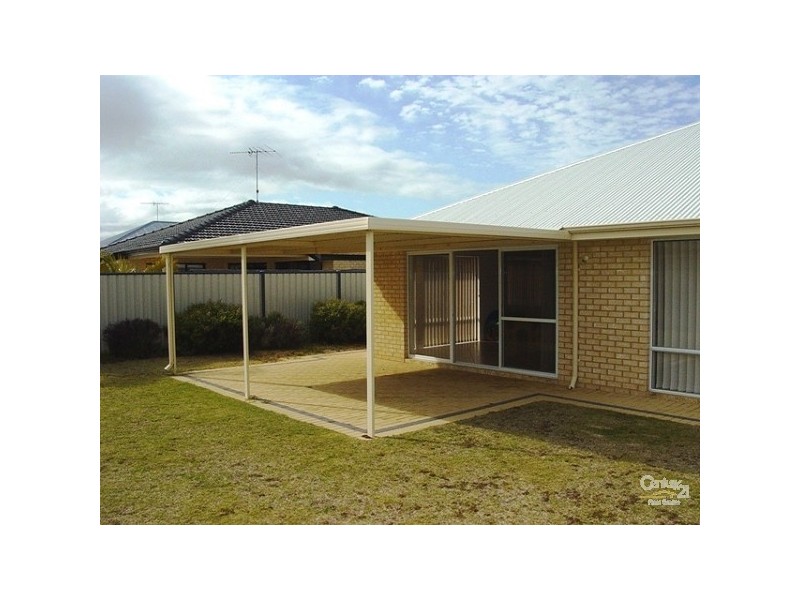 13 Brackenridge Rmbl, Meadow Springs WA 6210