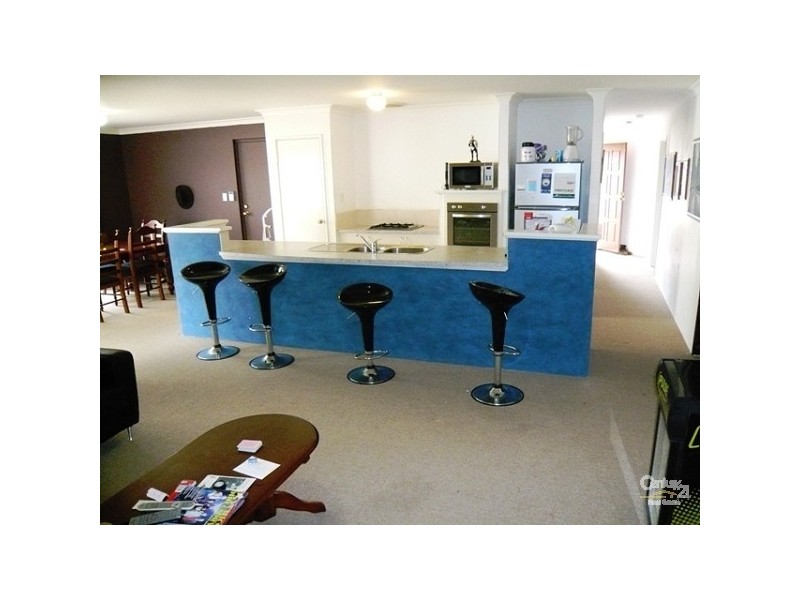 11 Garcia Loop, Lakelands WA 6210