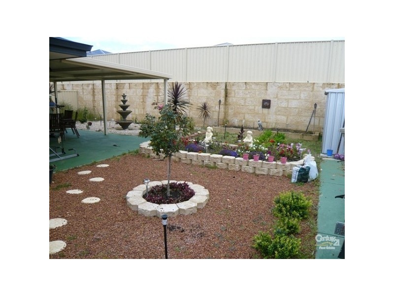 11 Garcia Loop, Lakelands WA 6210