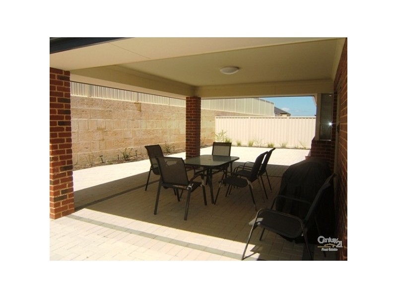 6 Loretta Parkway, Lakelands WA 6180