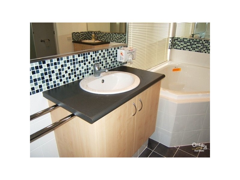 6 Loretta Parkway, Lakelands WA 6180