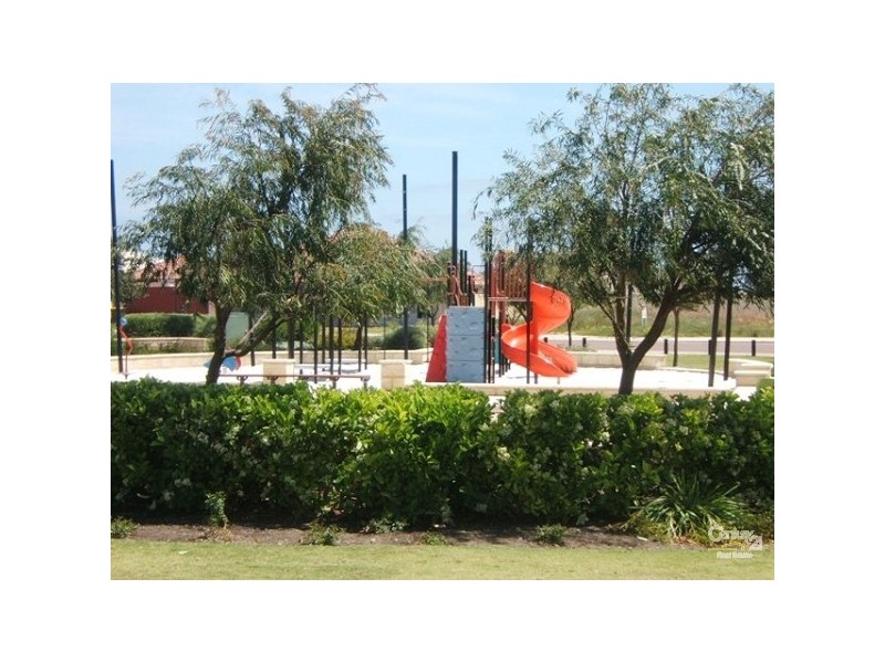 6 Loretta Parkway, Lakelands WA 6180