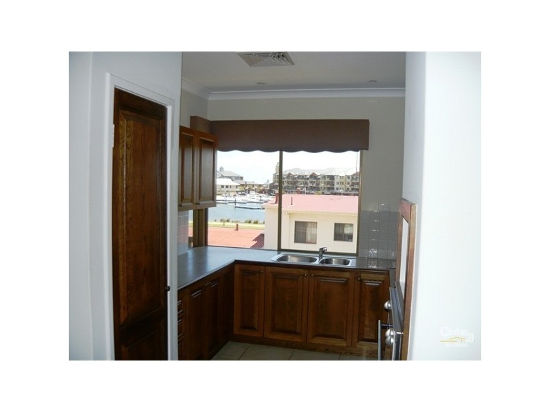 Unit 8, 54 Ormsby Tce, Mandurah WA 6210