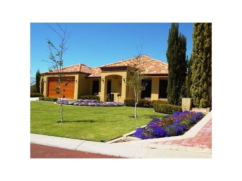 12 Campion Way, Lakelands WA 6210