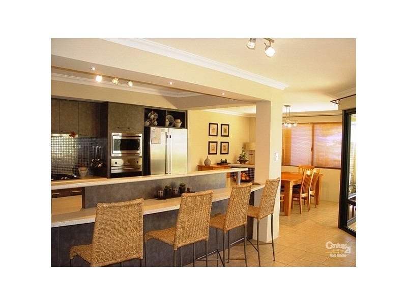 12 Campion Way, Lakelands WA 6210