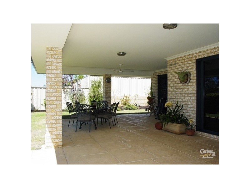 12 Campion Way, Lakelands WA 6210