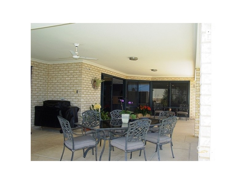 12 Campion Way, Lakelands WA 6210