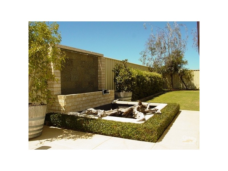 12 Campion Way, Lakelands WA 6210