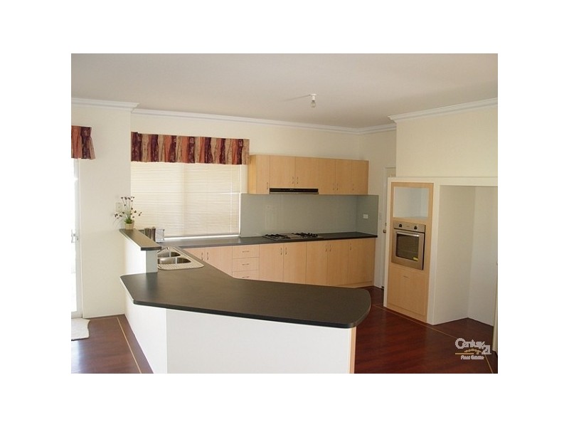 11 Lord Hobart Drive, Madora Bay WA 6210